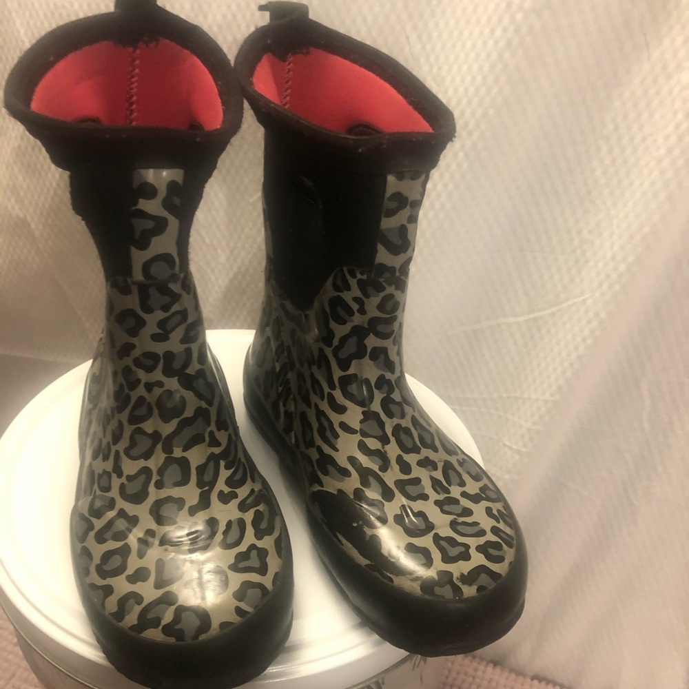 🌻 2 for $30 kids shoes